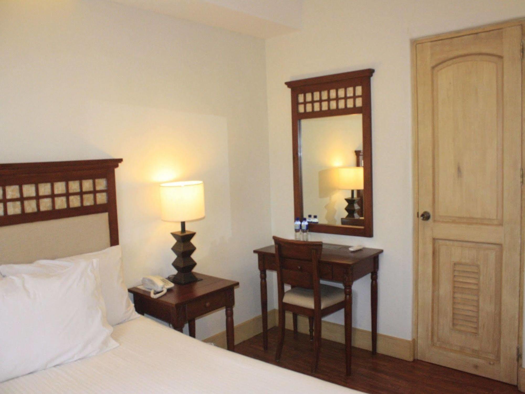 Hotel Emilia Davao City Εξωτερικό φωτογραφία
