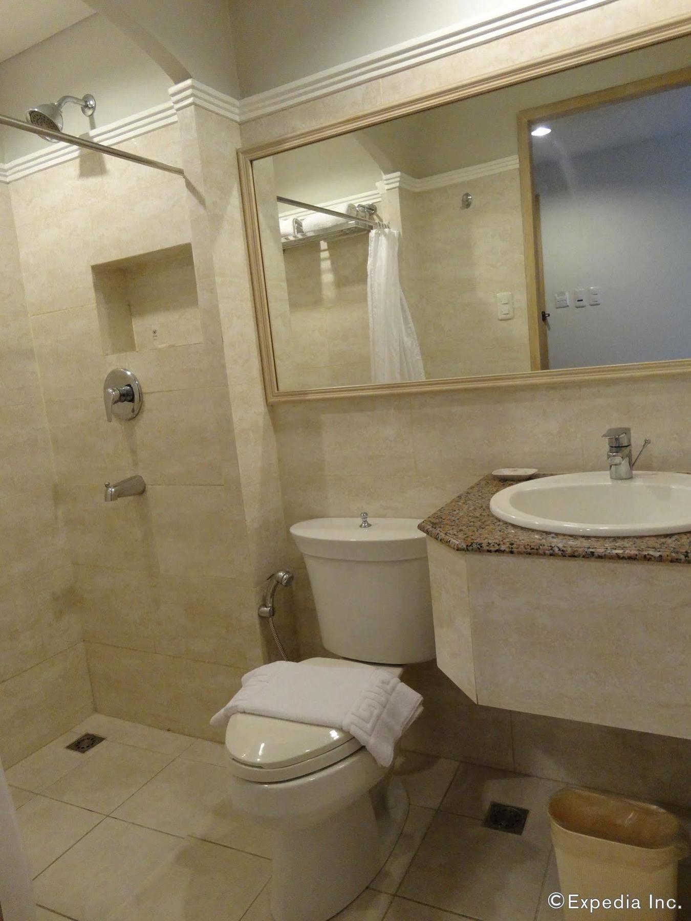 Hotel Emilia Davao City Εξωτερικό φωτογραφία