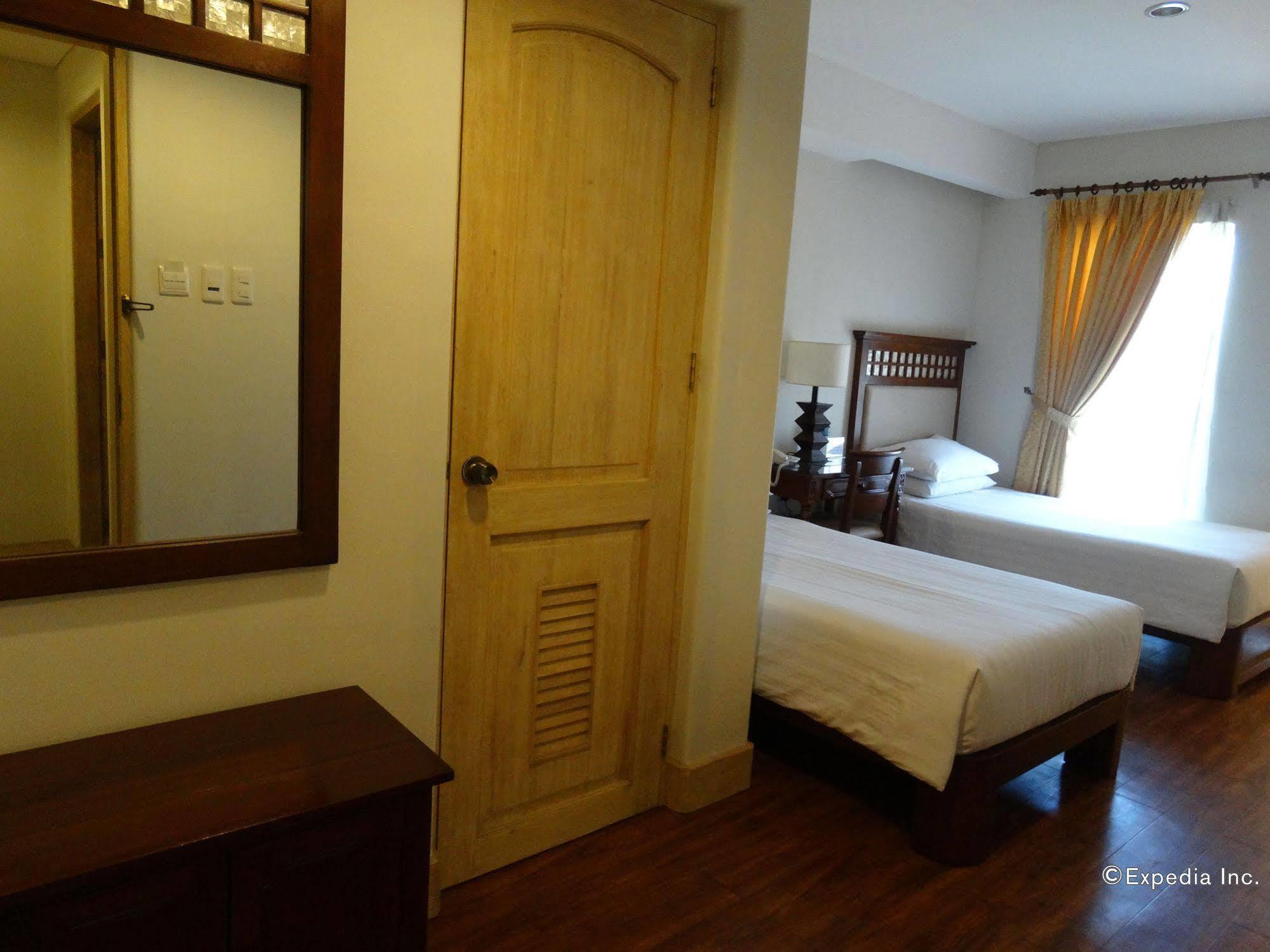 Hotel Emilia Davao City Εξωτερικό φωτογραφία