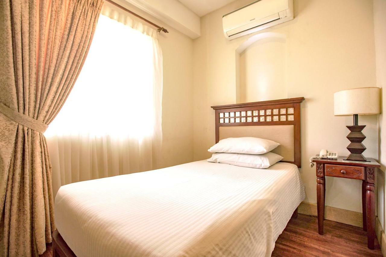 Hotel Emilia Davao City Εξωτερικό φωτογραφία