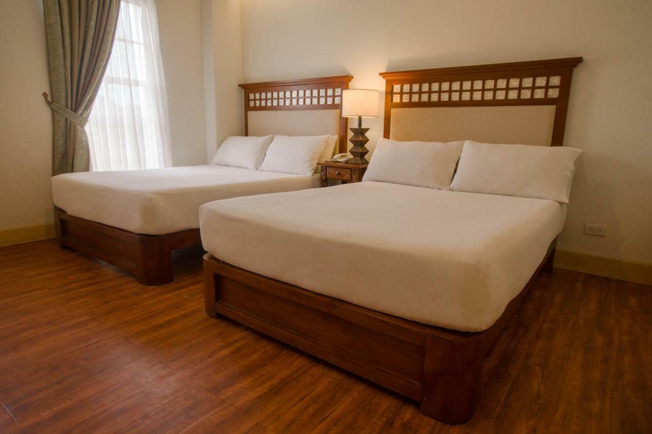 Hotel Emilia Davao City Εξωτερικό φωτογραφία